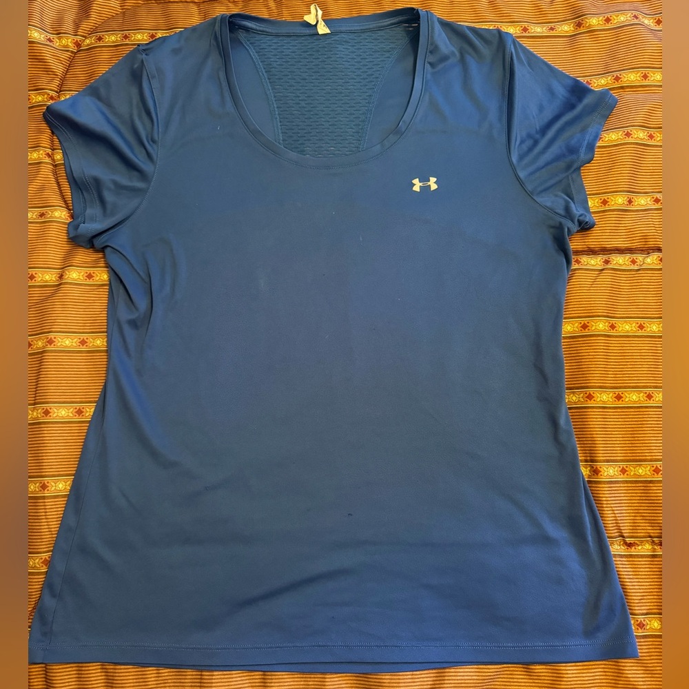 Blue Under Armour short sleeve Dri fit workout top sz L